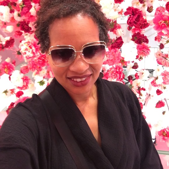 Meet your Posher, Rita - Picture 2 of 7